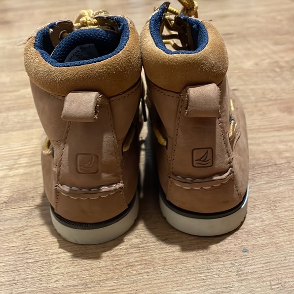 Perry Ellis Tan suede Razor Boot Size 2 - Picture 3 of 3